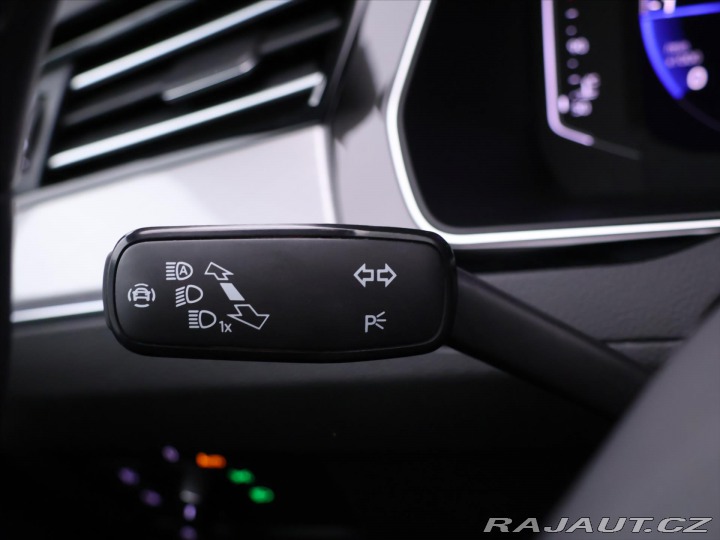 Volkswagen Passat 2,0 TDI 110kW DSG LED ACC 2022