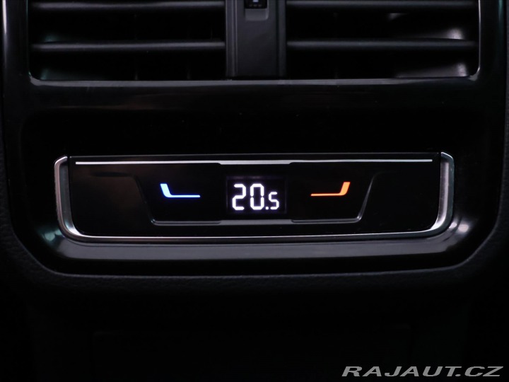 Volkswagen Passat 2,0 TDI 110kW DSG LED ACC 2022