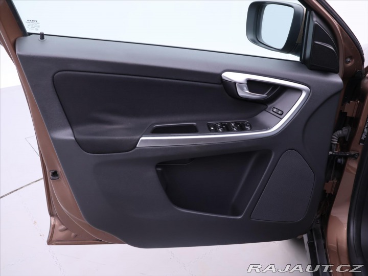 Volvo XC60 2,4 D5 151kW AWD Kinetic 2010