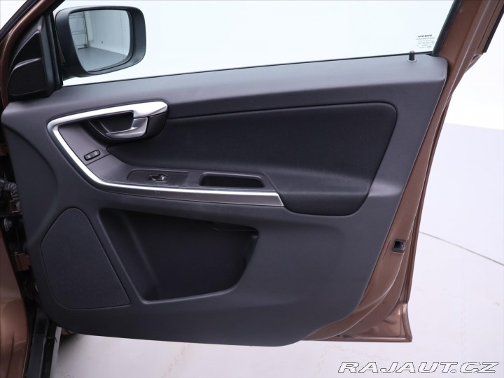 Volvo XC60 2,4 D5 151kW AWD Kinetic 2010