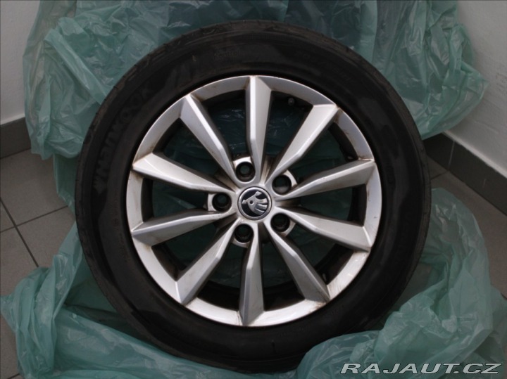 Škoda Octavia 1,6 TDi 81kW DSG 2.maj.ČR 2016