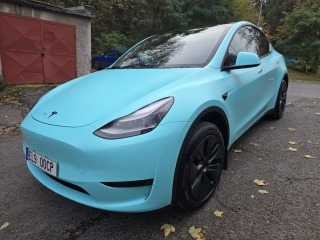 Tesla Model Y TIFFANY BLUE