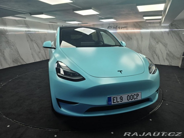 Tesla Model Y TIFFANY BLUE 2024