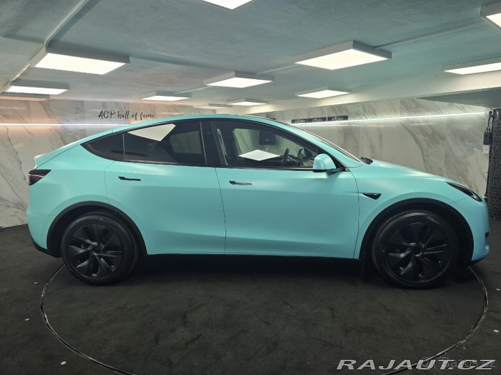 Tesla Model Y TIFFANY BLUE 2024