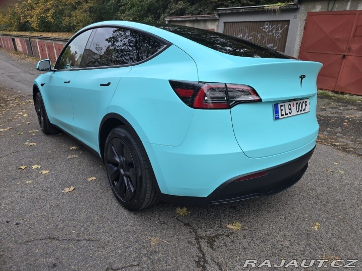 Tesla Model Y TIFFANY BLUE 2024