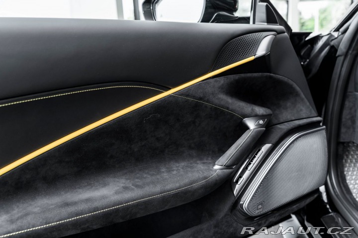 Ferrari Roma ADAS/Carbon/ZÁRUKA 2022
