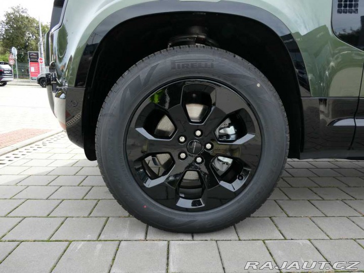 Land Rover Defender 110 3,0 X-Dynamic SE D250 2025