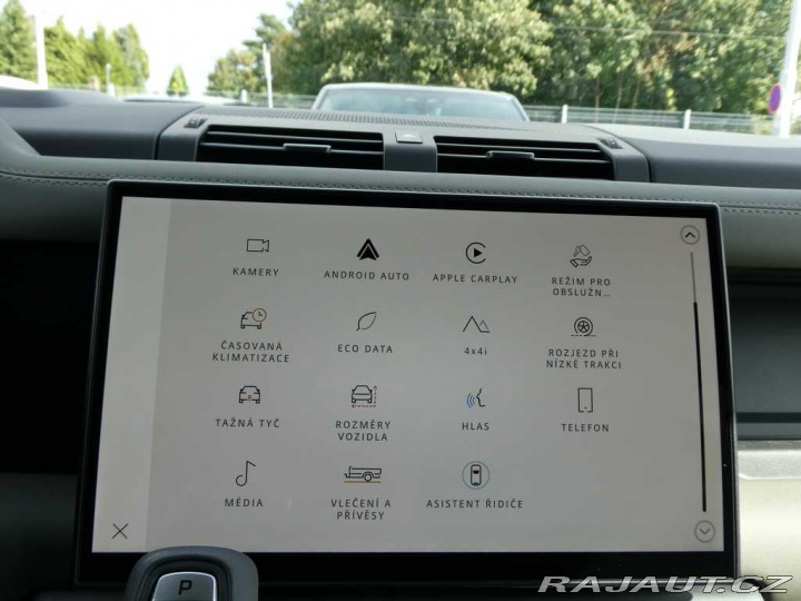 Land Rover Defender 110 3,0 X-Dynamic SE D250 2025