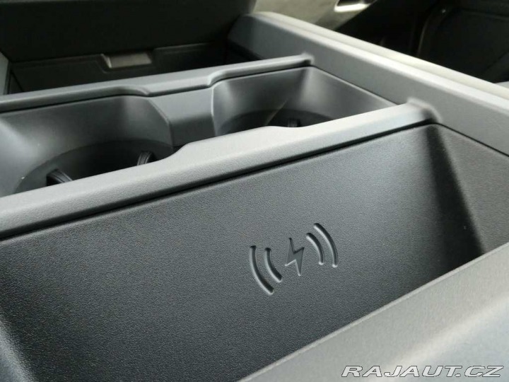 Land Rover Defender 110 3,0 X-Dynamic SE D250 2025