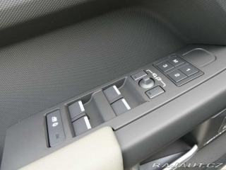 Land Rover Defender 110 3,0 X-Dynamic SE D250 2025