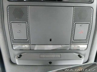 Land Rover Defender 110 3,0 X-Dynamic SE D250 2025