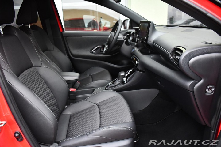 Toyota Yaris 1.5HSD e-CVT SELECT ČR 2X 2021