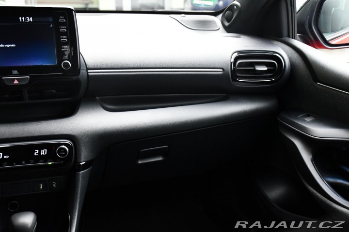 Toyota Yaris 1.5HSD e-CVT SELECT ČR 2X 2021