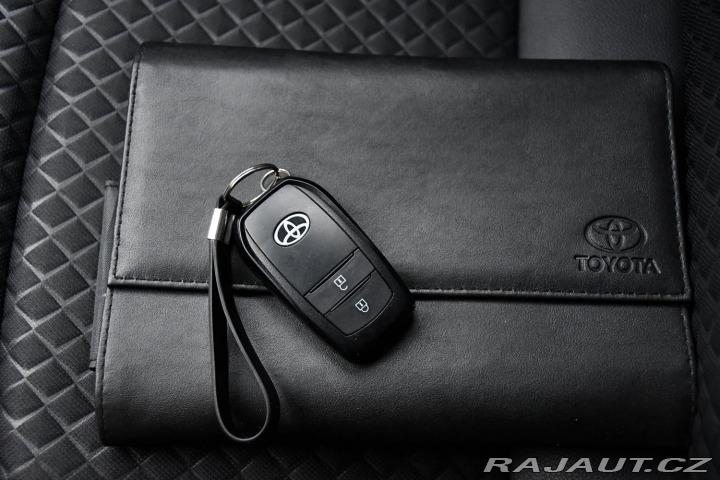 Toyota Yaris 1.5HSD e-CVT SELECT ČR 2X 2021