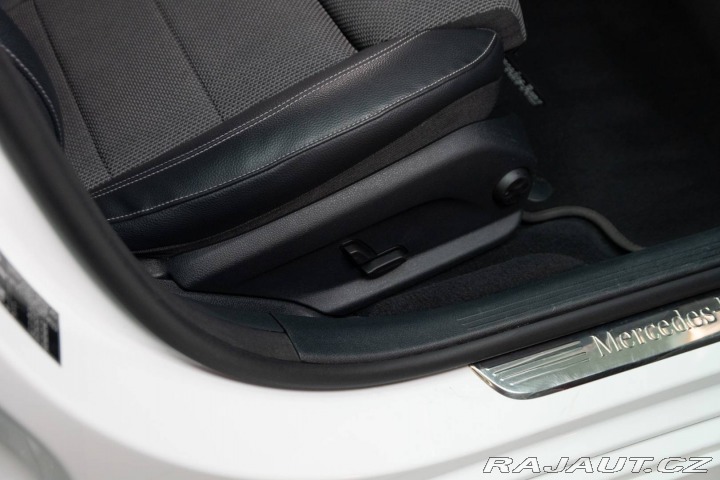 Mercedes-Benz E Kombi 220 d 4MATIC A/T 2021