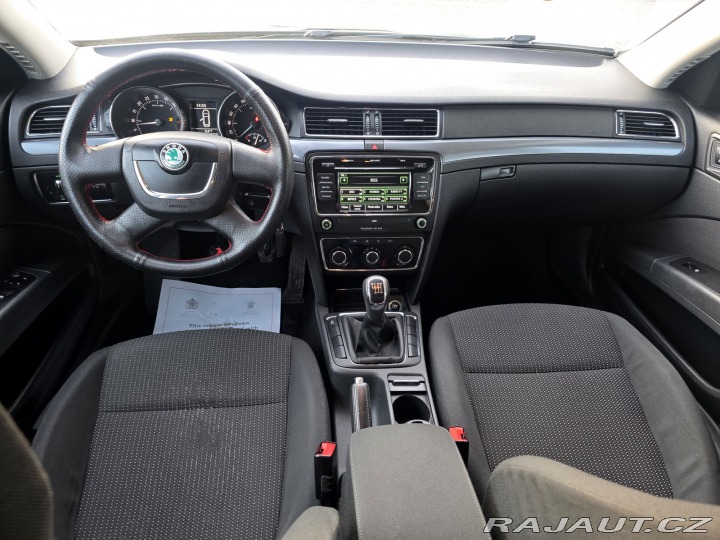 Škoda Superb kombi 2.0 TDi CR 103 KW 2011