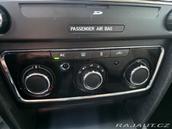 Škoda Superb kombi 2.0 TDi CR 103 KW 2011