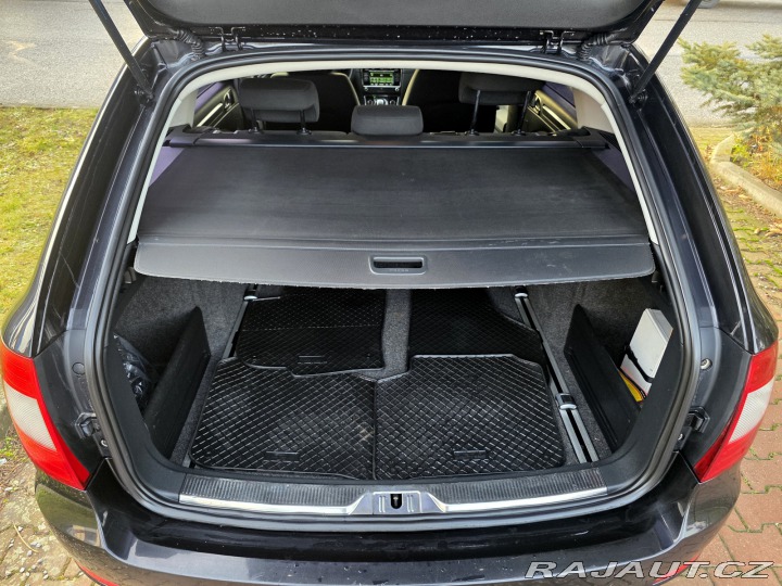 Škoda Superb kombi 2.0 TDi CR 103 KW 2011