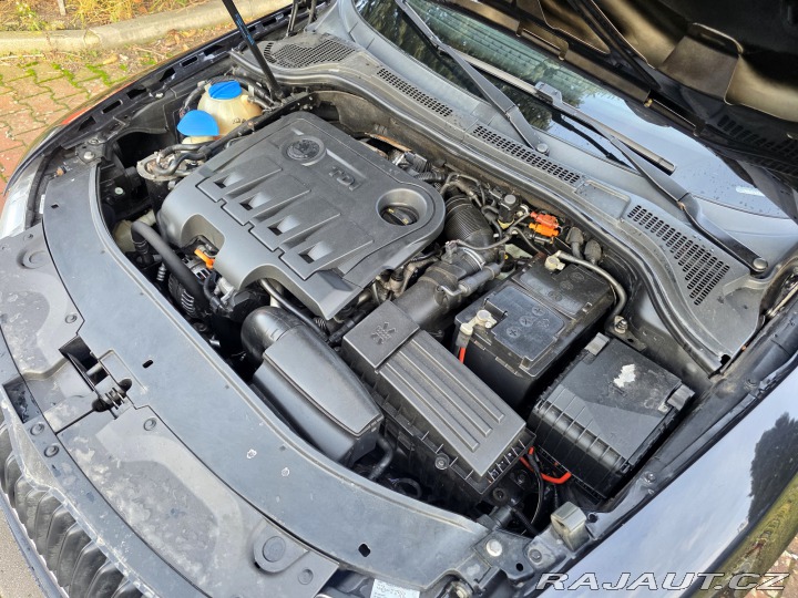 Škoda Superb kombi 2.0 TDi CR 103 KW 2011