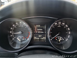 Škoda Superb kombi 2.0 TDi CR 103 KW 2011