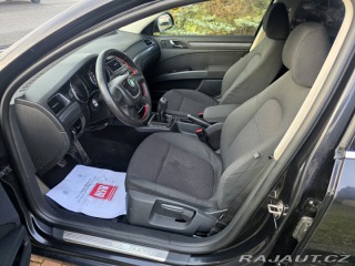 Škoda Superb kombi 2.0 TDi CR 103 KW 2011