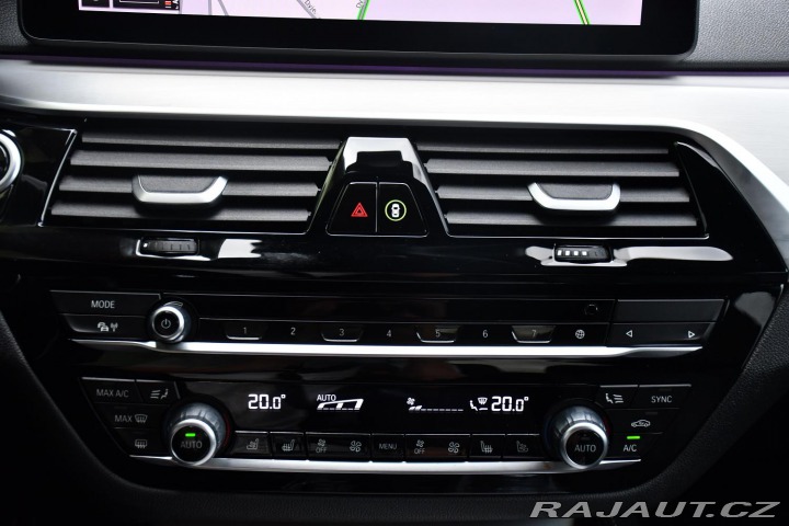 BMW 5 530e PHEV MSPORT xD HUD 9 2023