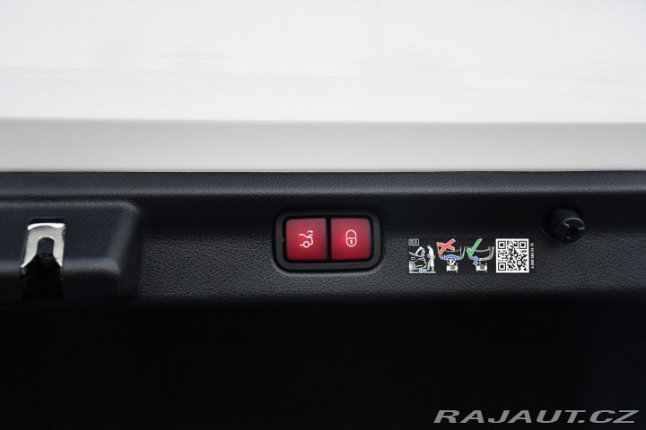 Mercedes-Benz EQE 350 REZERVACE 2024