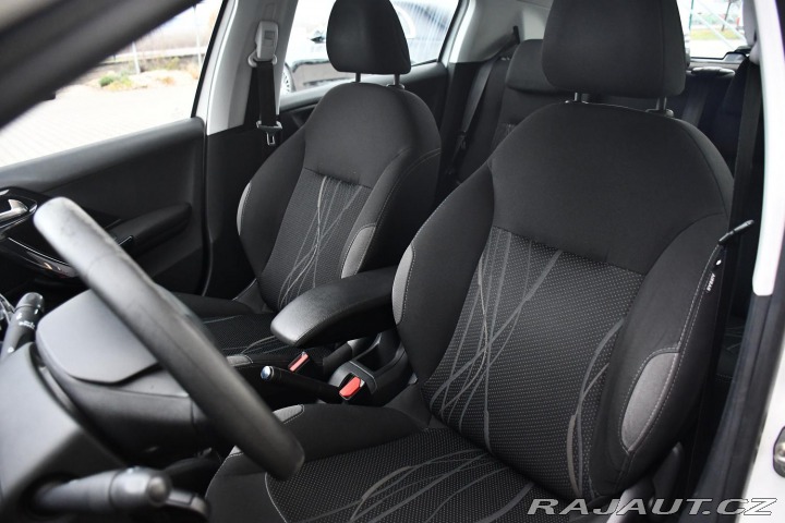 Peugeot 208 1.2VTi 60kW ČR REZERVACE 2015