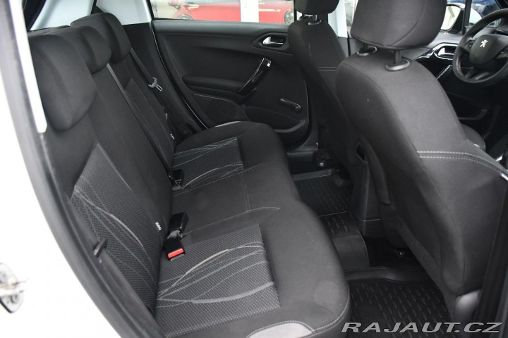 Peugeot 208 1.2VTi 60kW ČR 2015