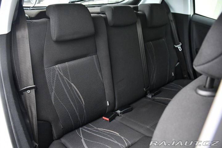 Peugeot 208 1.2VTi 60kW ČR REZERVACE 2015