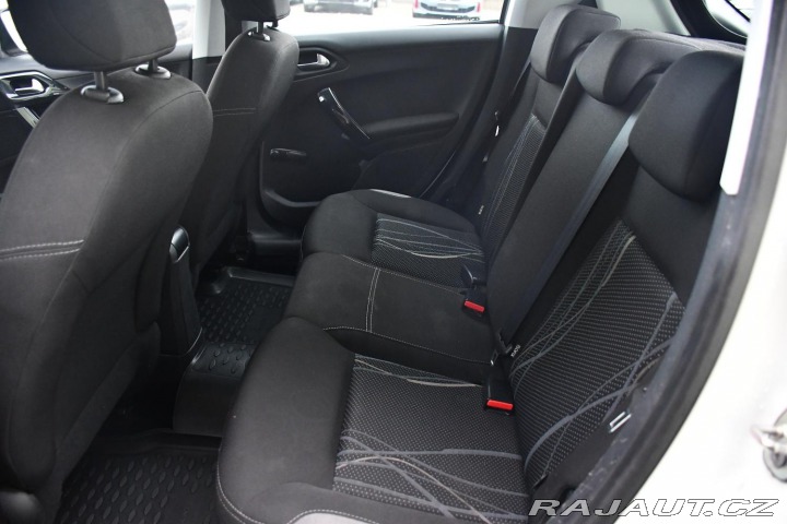 Peugeot 208 1.2VTi 60kW ČR 2xKOLA 2015