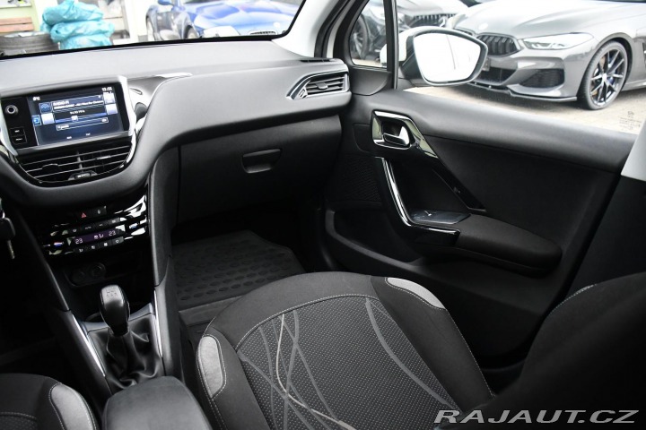 Peugeot 208 1.2VTi 60kW ČR 2015