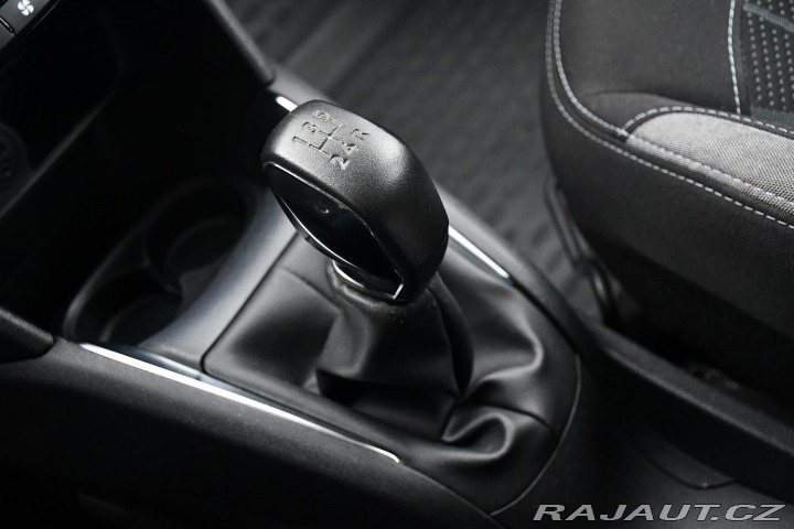 Peugeot 208 1.2VTi 60kW ČR REZERVACE 2015