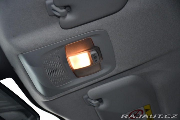 Peugeot 208 1.2VTi 60kW ČR REZERVACE 2015