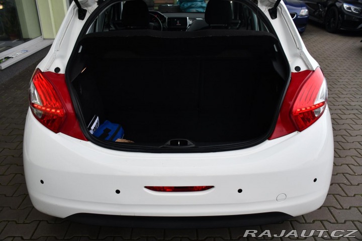 Peugeot 208 1.2VTi 60kW ČR 2xKOLA 2015
