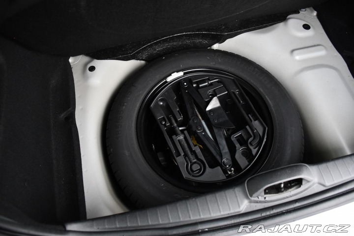 Peugeot 208 1.2VTi 60kW ČR 2xKOLA 2015