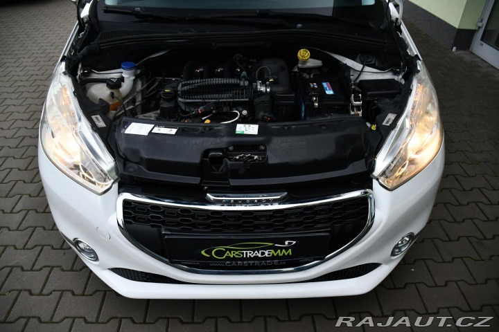 Peugeot 208 1.2VTi 60kW ČR 2xKOLA 2015