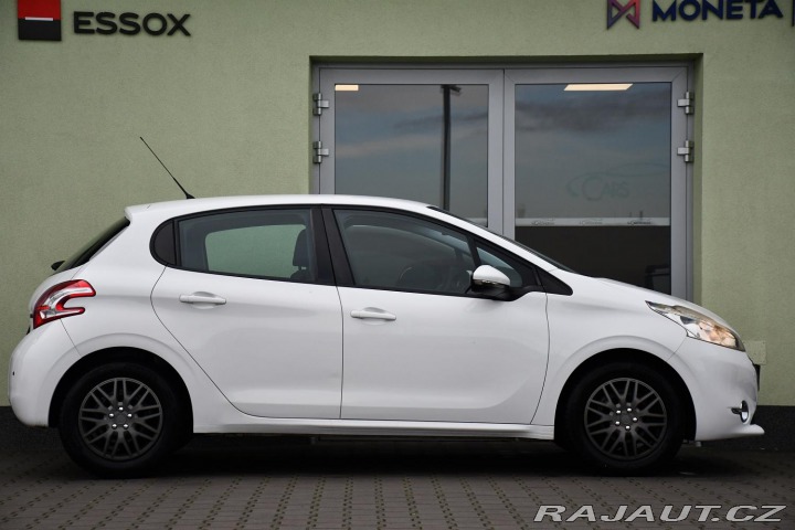 Peugeot 208 1.2VTi 60kW ČR 2xKOLA 2015