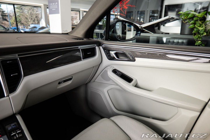 Porsche Macan S 1800