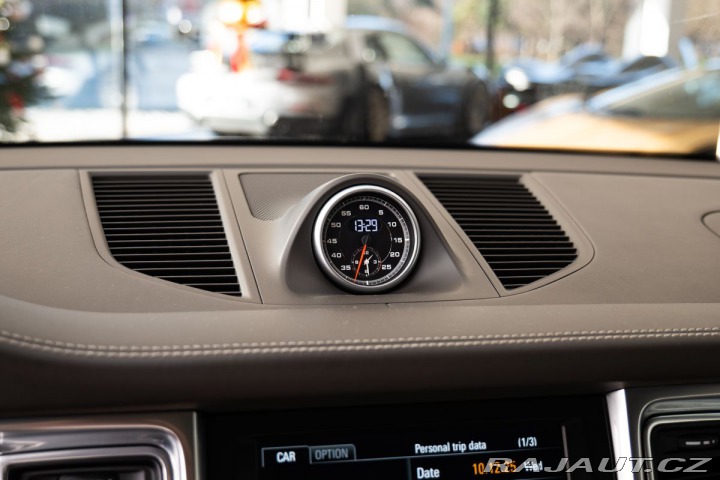 Porsche Macan S 1800