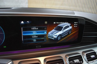 Mercedes-Benz GLE 300d 4MATIC*TAŽNÉ*HEAD-UP 2022