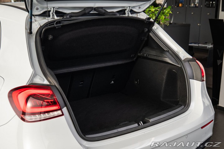 Mercedes-Benz A 200d/Vyhřívaná sedadla/Ca 1800