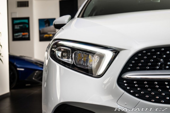 Mercedes-Benz A 200d/AMG/CarPlay 2023