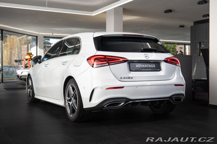 Mercedes-Benz A 200d/AMG/CarPlay 2023