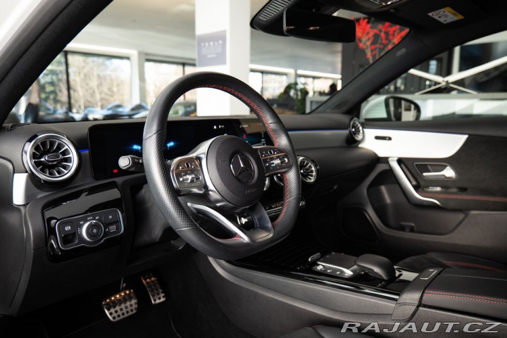 Mercedes-Benz A 200d/Vyhřívaná sedadla/Ca 2023