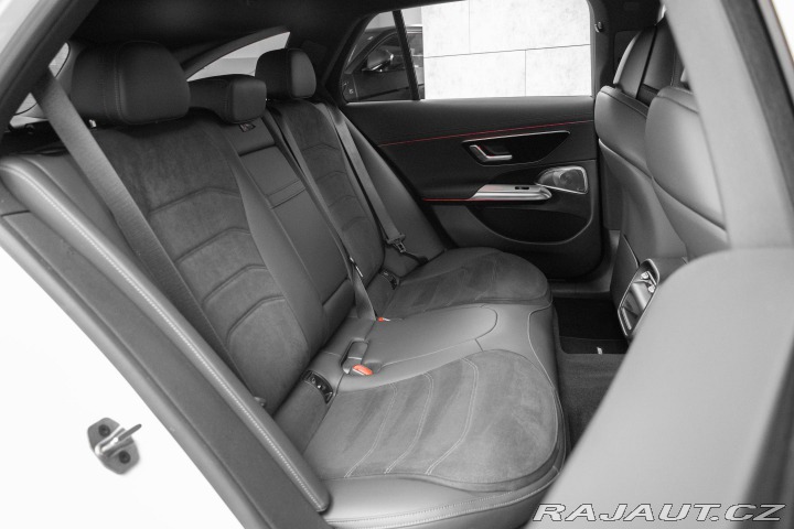 Mercedes-Benz E E 220d AMG*TAŽNÉ*ZÁRUKA*Č 2024