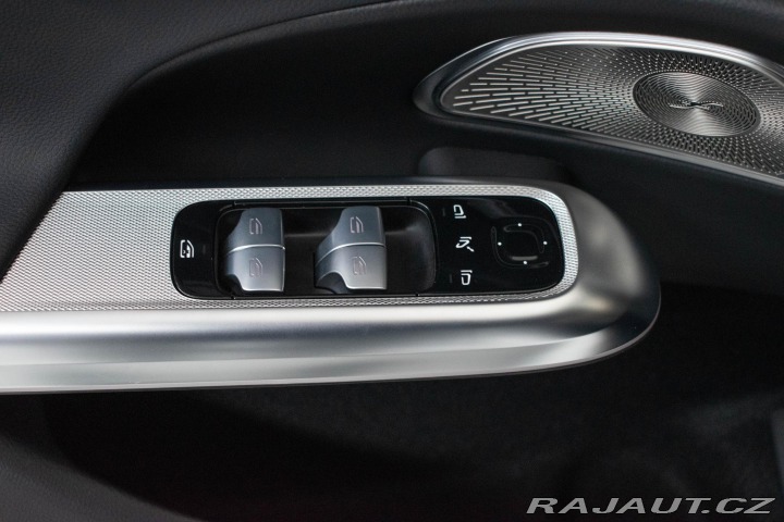 Mercedes-Benz E E 220d AMG*TAŽNÉ*ZÁRUKA*Č 2024