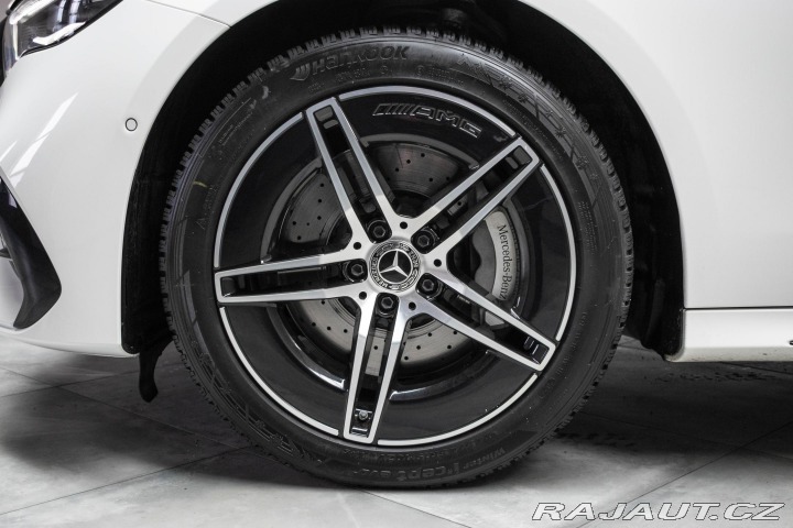 Mercedes-Benz E E 220d AMG*TAŽNÉ*ZÁRUKA*Č 2024