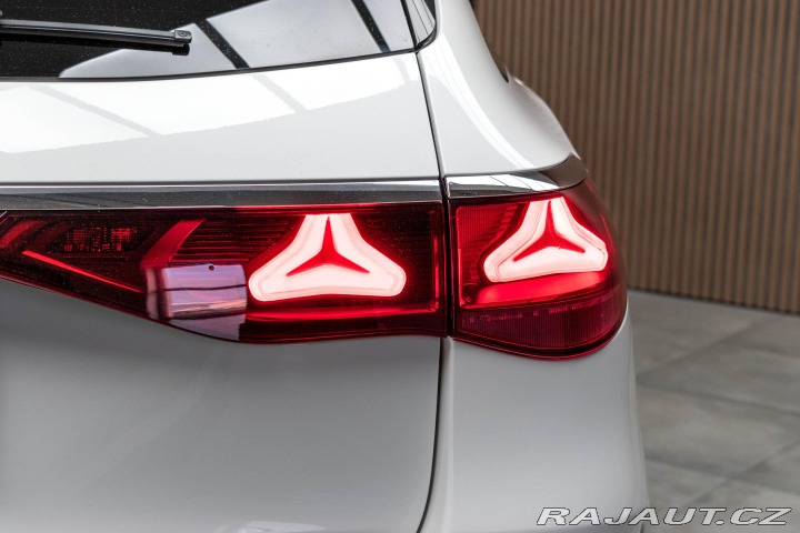 Mercedes-Benz E E 220d AMG*TAŽNÉ*ZÁRUKA*Č 2024