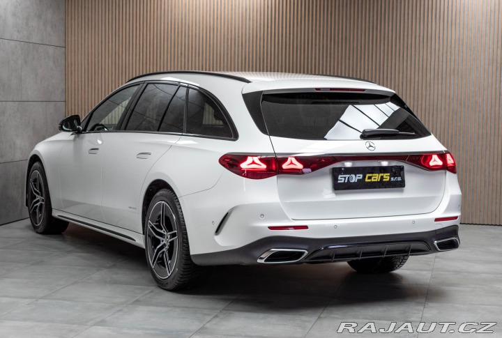 Mercedes-Benz E E 220d AMG*TAŽNÉ*ZÁRUKA*Č 2024